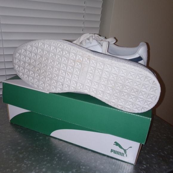 Puma Clyde size 9 men 10.5 women with box 📦 - Picture 4 of 4